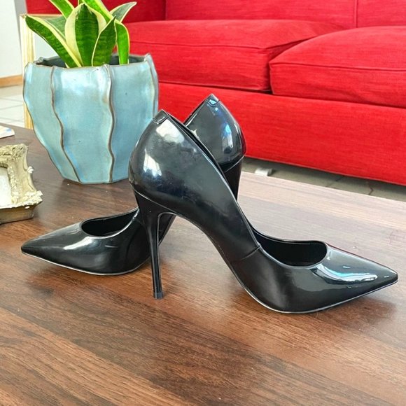 Steve Madden Shoes - Steve Madden Black Patent Daisie Pumps